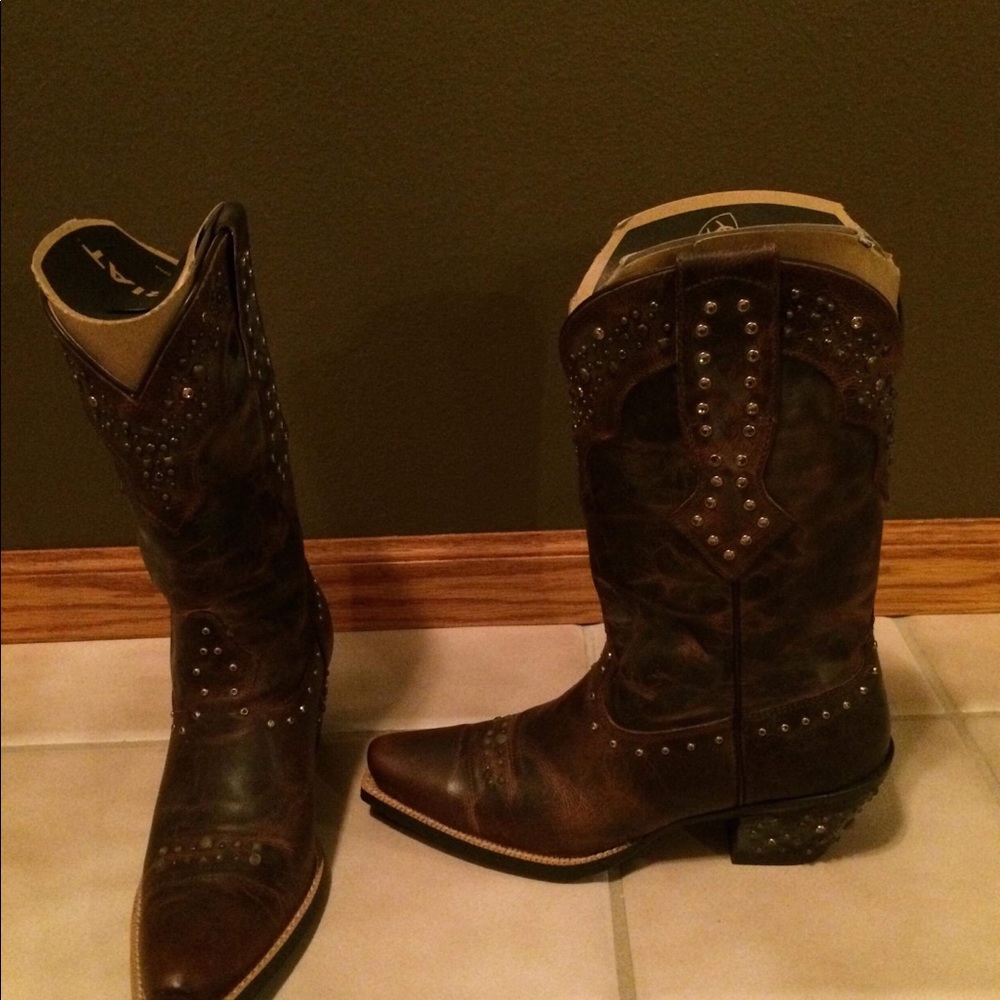 Wrist Studded Boots